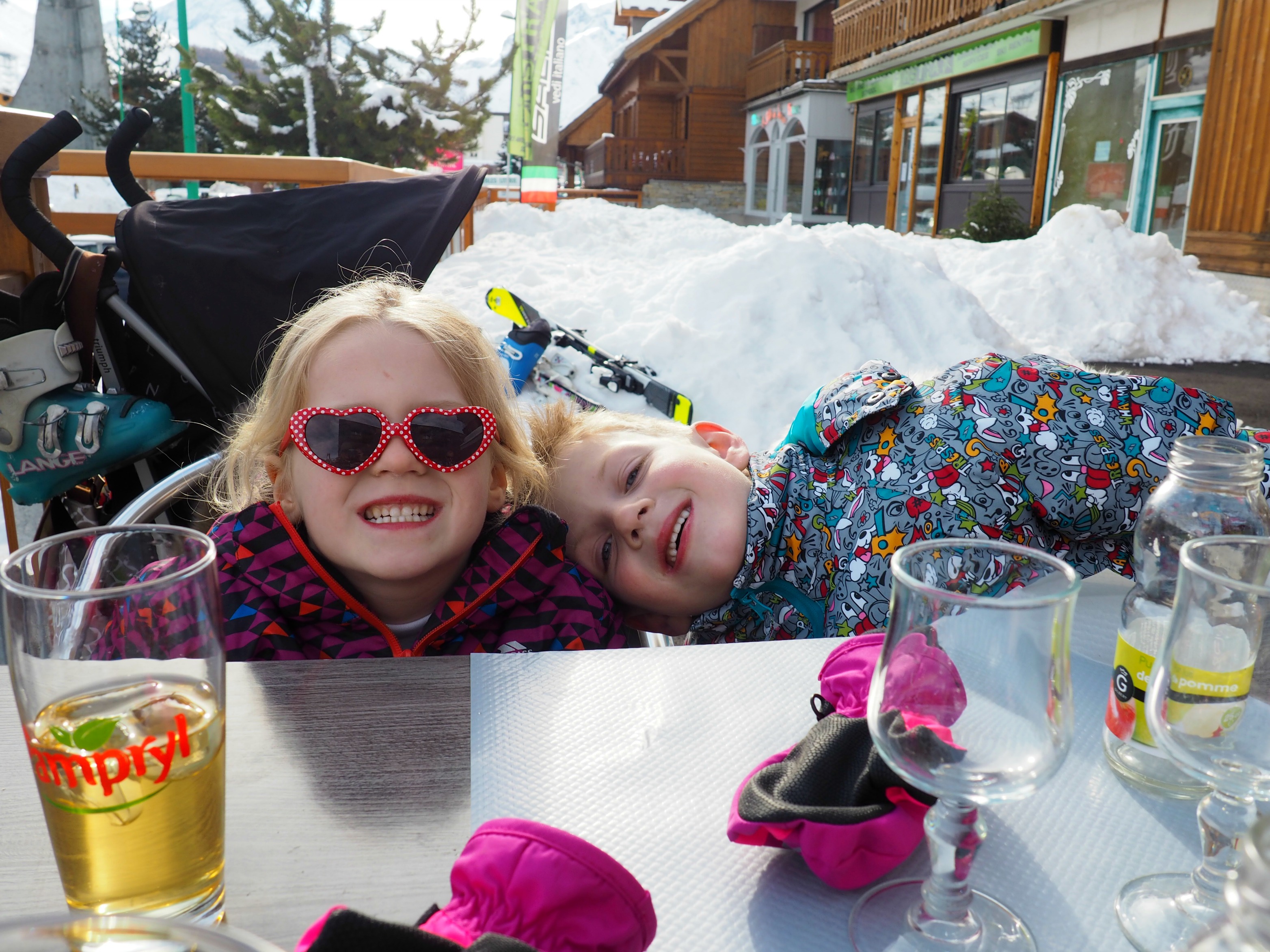 skiing with kids Les Deux Alpes