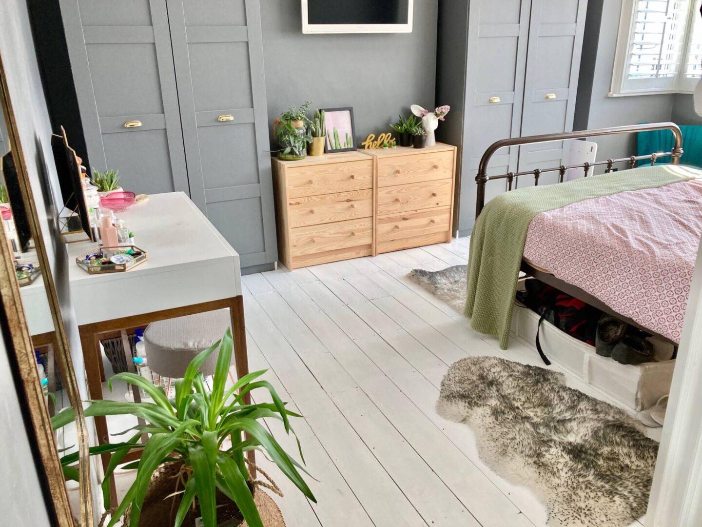 How to Paint Floorboards White | Our Bedroom DIY Makeover